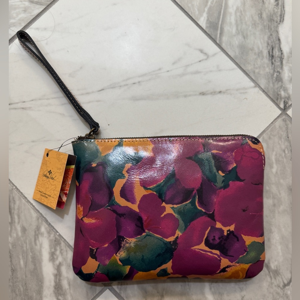 NWT Patricia Nash Cassini Wristlet 100% leather